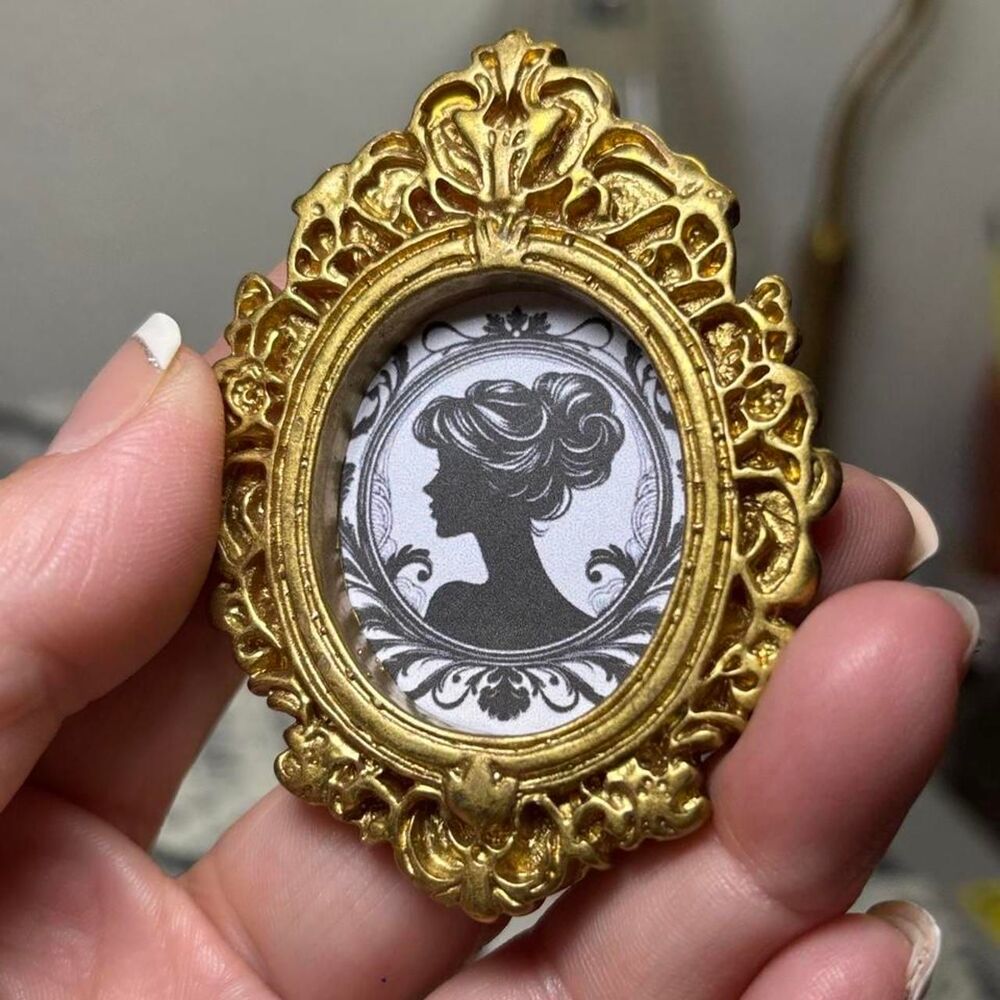Unbranded Gold Collectibles